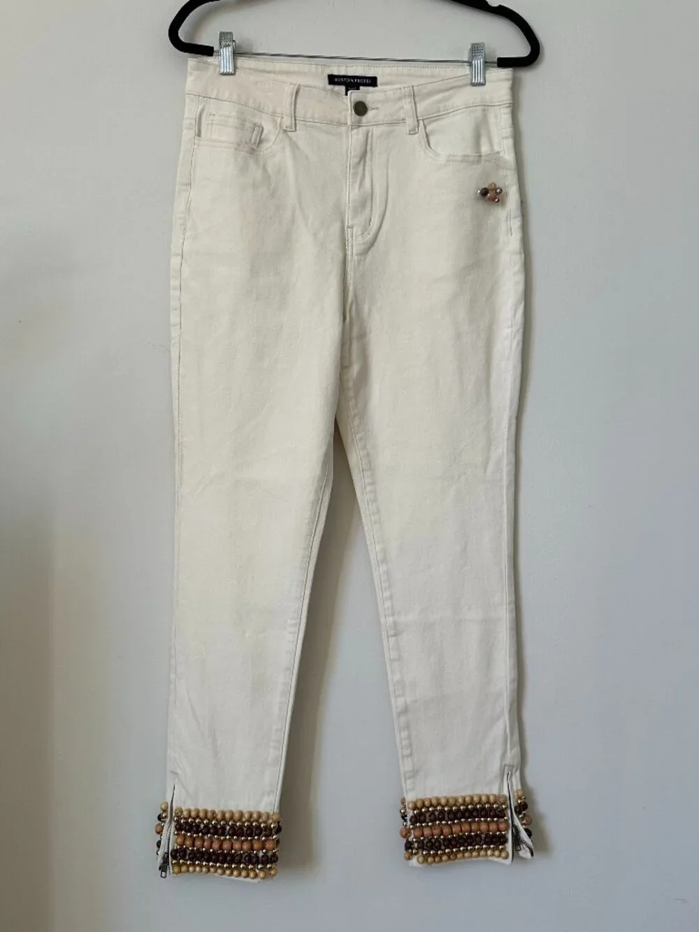 NWOT Boston Proper Cream Cropped Jeans Beaded Hem Zip Ankle Size 10 - Picture 2 of 6
